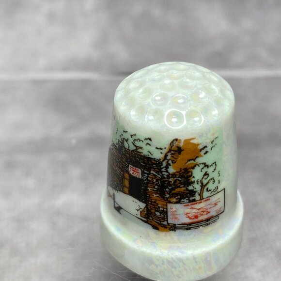Mark Twain Cave Hannibal Mo Souvenir Porcelain Thimble Iridescent Finish - Picture 9 of 11